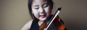 focused-suzuki-violin-student-girl